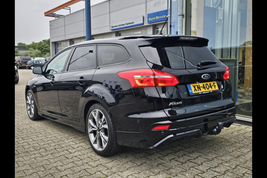 Ford FOCUS Wagon 1.5 Titanium 182 pk | 2de eigenaar | Bi-xenon | Camera | Stuur- en stoelverwarming | 18'' velgen | Zéér netjes!