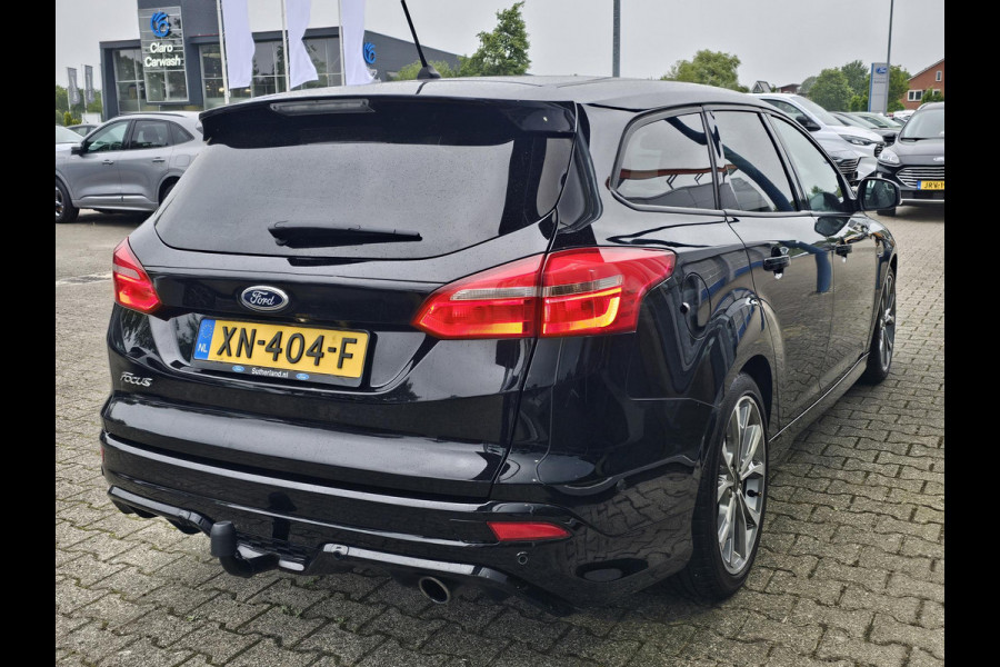 Ford FOCUS Wagon 1.5 Titanium 182 pk | 2de eigenaar | Bi-xenon | Camera | Stuur- en stoelverwarming | 18'' velgen | Zéér netjes!