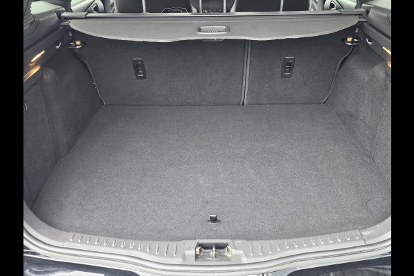 Ford FOCUS Wagon 1.5 Titanium 182 pk | 2de eigenaar | Bi-xenon | Camera | Stuur- en stoelverwarming | 18'' velgen | Zéér netjes!