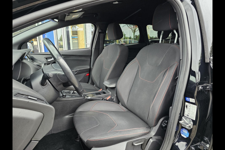 Ford FOCUS Wagon 1.5 Titanium 182 pk | 2de eigenaar | Bi-xenon | Camera | Stuur- en stoelverwarming | 18'' velgen | Zéér netjes!