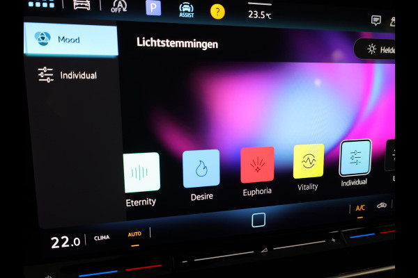 Volkswagen Golf Life Edition 1.5 TSI 85 kW 116 pk | Verlengde garantie | Navigatie via App | Parkeersensoren | Achteruitrijcamera | Autom. airco (3 zones) |
