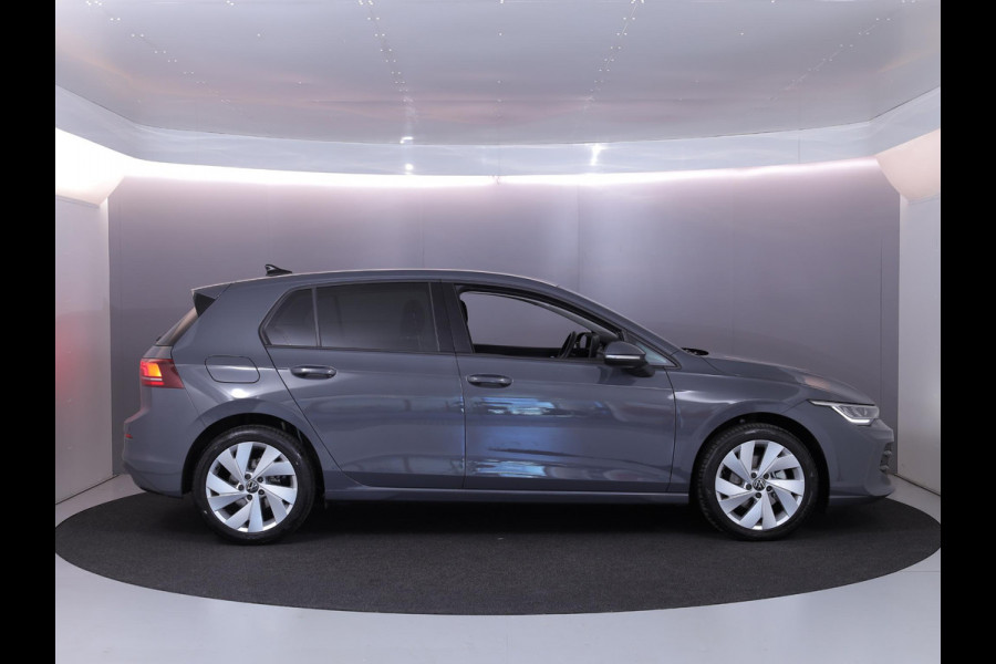 Volkswagen Golf Life Edition 1.5 TSI 85 kW 116 pk | Verlengde garantie | Navigatie via App | Parkeersensoren | Achteruitrijcamera | Autom. airco (3 zones) |