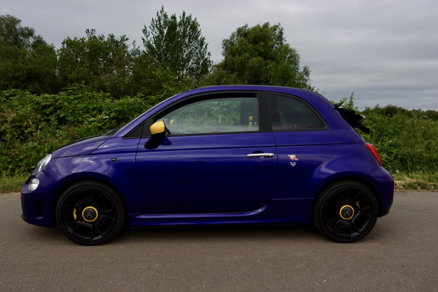 Abarth 595C Cabrio 1.4 T-Jet Pista SUMMER DEAL | Apple Carplay/Android Auto | Winscherm | 17'' LMV | Dealeronderhouden | | PDC A | Navi