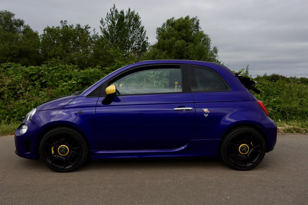 Abarth 595C Cabrio 1.4 T-Jet Pista SUMMER DEAL | Apple Carplay/Android Auto | Winscherm | 17'' LMV | Dealeronderhouden | | PDC A | Navi
