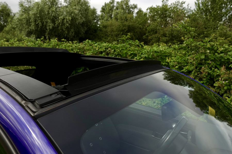 Abarth 595C Cabrio 1.4 T-Jet Pista SUMMER DEAL | Apple Carplay/Android Auto | Winscherm | 17'' LMV | Dealeronderhouden | | PDC A | Navi