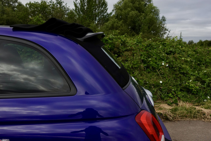 Abarth 595C Cabrio 1.4 T-Jet Pista SUMMER DEAL | Apple Carplay/Android Auto | Winscherm | 17'' LMV | Dealeronderhouden | | PDC A | Navi