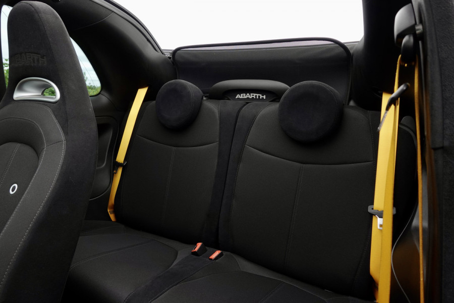 Abarth 595C Cabrio 1.4 T-Jet Pista SUMMER DEAL | Apple Carplay/Android Auto | Winscherm | 17'' LMV | Dealeronderhouden | | PDC A | Navi