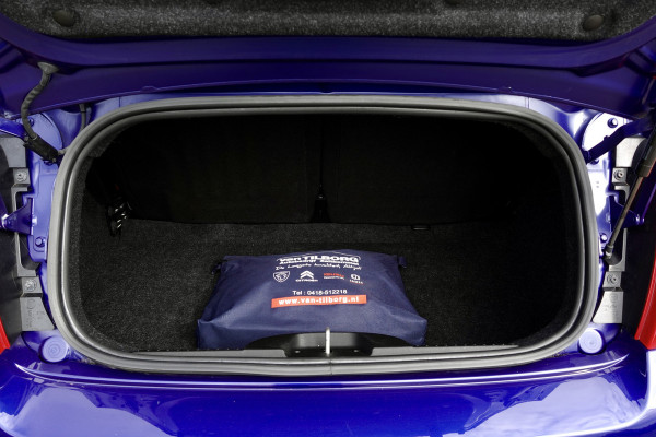 Abarth 595C Cabrio 1.4 T-Jet Pista SUMMER DEAL | Apple Carplay/Android Auto | Winscherm | 17'' LMV | Dealeronderhouden | | PDC A | Navi