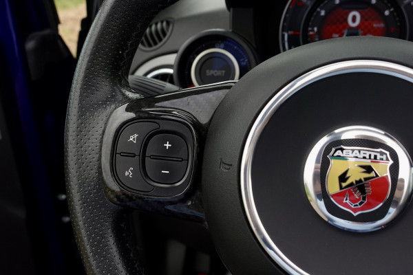 Abarth 595C Cabrio 1.4 T-Jet Pista SUMMER DEAL | Apple Carplay/Android Auto | Winscherm | 17'' LMV | Dealeronderhouden | | PDC A | Navi
