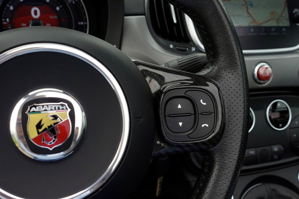 Abarth 595C Cabrio 1.4 T-Jet Pista SUMMER DEAL | Apple Carplay/Android Auto | Winscherm | 17'' LMV | Dealeronderhouden | | PDC A | Navi