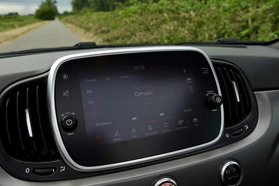 Abarth 595C Cabrio 1.4 T-Jet Pista SUMMER DEAL | Apple Carplay/Android Auto | Winscherm | 17'' LMV | Dealeronderhouden | | PDC A | Navi