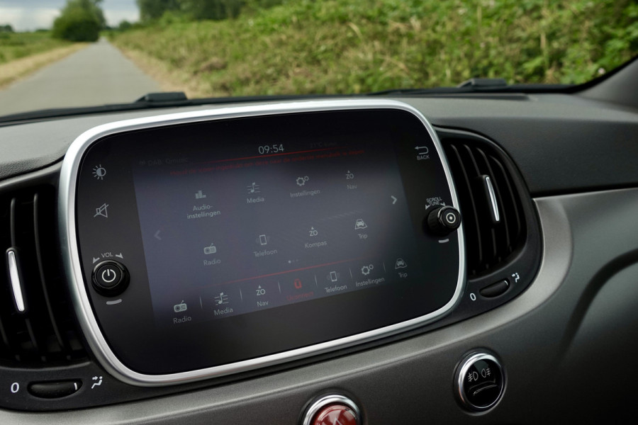 Abarth 595C Cabrio 1.4 T-Jet Pista SUMMER DEAL | Apple Carplay/Android Auto | Winscherm | 17'' LMV | Dealeronderhouden | | PDC A | Navi