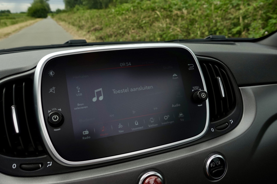 Abarth 595C Cabrio 1.4 T-Jet Pista SUMMER DEAL | Apple Carplay/Android Auto | Winscherm | 17'' LMV | Dealeronderhouden | | PDC A | Navi