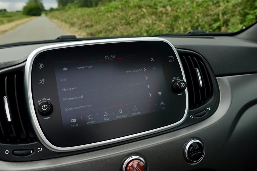 Abarth 595C Cabrio 1.4 T-Jet Pista SUMMER DEAL | Apple Carplay/Android Auto | Winscherm | 17'' LMV | Dealeronderhouden | | PDC A | Navi