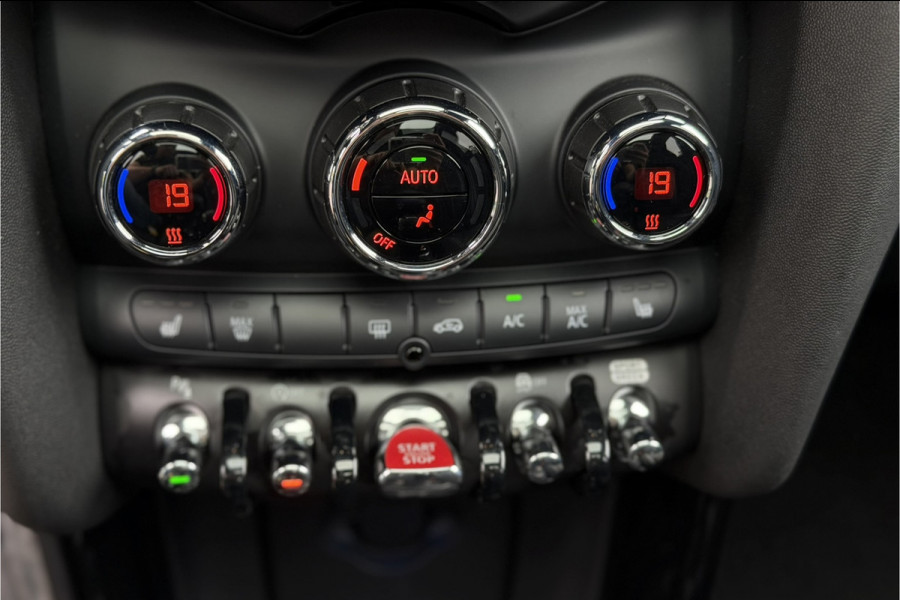 MINI 5-deurs 1.5 Cooper Dalston JCW pakket | Panodak | Kuipstoelen | Sfeerverlichting | Stoelverwarming