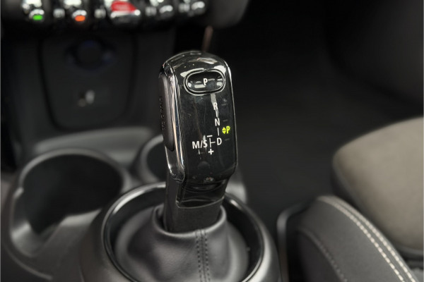 MINI 5-deurs 1.5 Cooper Dalston JCW pakket | Panodak | Kuipstoelen | Sfeerverlichting | Stoelverwarming