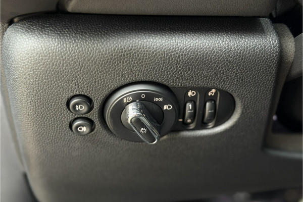 MINI 5-deurs 1.5 Cooper Dalston JCW pakket | Panodak | Kuipstoelen | Sfeerverlichting | Stoelverwarming