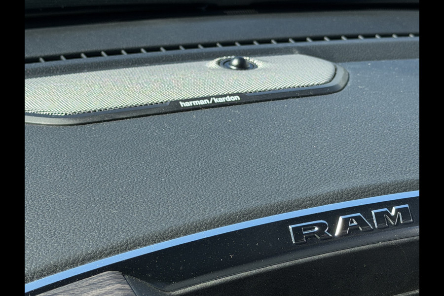 Dodge Ram 1500 LARAMIE Night SST Huricane 426 PK Panorama Dak / Co pilot screen