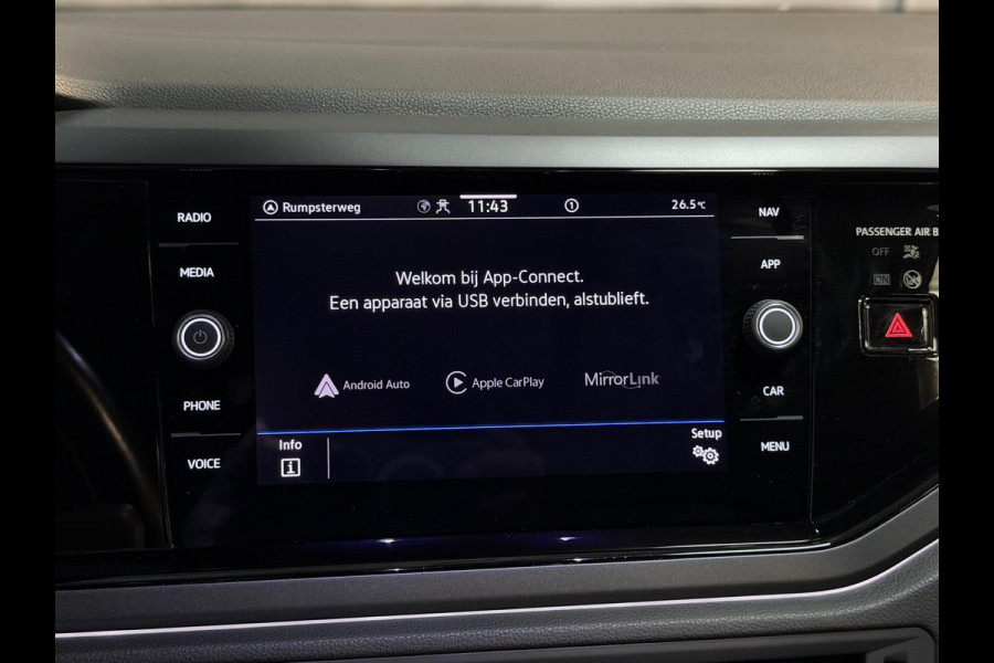 Volkswagen Taigo 1.5 TSI R-Line Business 18"/Trekhaak/IQ Light/Adaptieve cruise/Stoelverwarming/Camera/PDC v+a/Apple Carplay & Android Auto