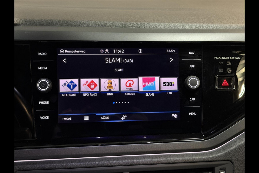 Volkswagen Taigo 1.5 TSI R-Line Business 18"/Trekhaak/IQ Light/Adaptieve cruise/Stoelverwarming/Camera/PDC v+a/Apple Carplay & Android Auto