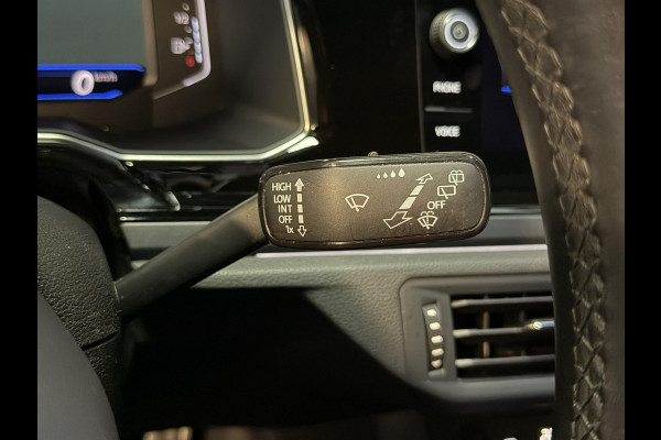 Volkswagen Taigo 1.5 TSI R-Line Business 18"/Trekhaak/IQ Light/Adaptieve cruise/Stoelverwarming/Camera/PDC v+a/Apple Carplay & Android Auto