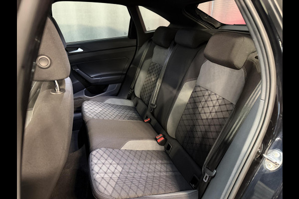 Volkswagen Taigo 1.5 TSI R-Line Business 18"/Trekhaak/IQ Light/Adaptieve cruise/Stoelverwarming/Camera/PDC v+a/Apple Carplay & Android Auto