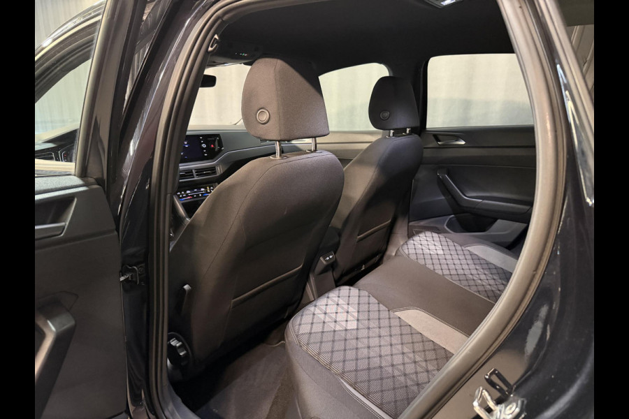 Volkswagen Taigo 1.5 TSI R-Line Business 18"/Trekhaak/IQ Light/Adaptieve cruise/Stoelverwarming/Camera/PDC v+a/Apple Carplay & Android Auto
