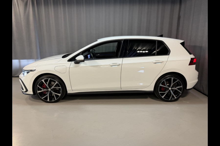 Volkswagen Golf 1.4 eHybrid GTE 19"/Adaptieve cruise/Lane + Travel assist/Front assist/Virtual Cockpit/Apple Carplay & Android auto/PDC v+a