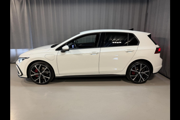 Volkswagen Golf 1.4 eHybrid GTE 19"/Adaptieve cruise/Lane + Travel assist/Front assist/Virtual Cockpit/Apple Carplay & Android auto/PDC v+a