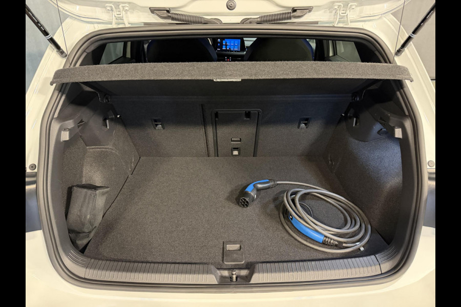 Volkswagen Golf 1.4 eHybrid GTE 19"/Adaptieve cruise/Lane + Travel assist/Front assist/Virtual Cockpit/Apple Carplay & Android auto/PDC v+a