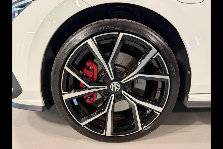 Volkswagen Golf 1.4 eHybrid GTE 19"/Adaptieve cruise/Lane + Travel assist/Front assist/Virtual Cockpit/Apple Carplay & Android auto/PDC v+a