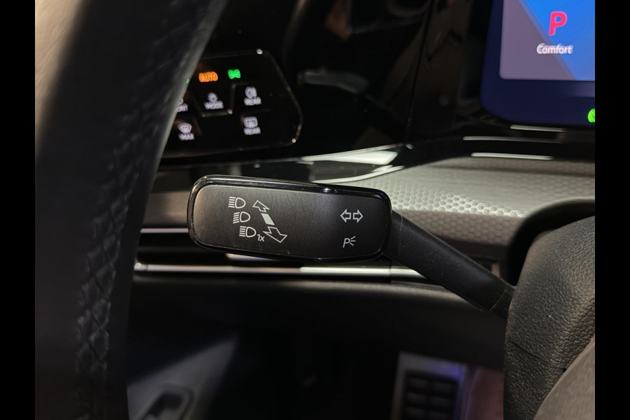 Volkswagen Golf 1.4 eHybrid GTE 19"/Adaptieve cruise/Lane + Travel assist/Front assist/Virtual Cockpit/Apple Carplay & Android auto/PDC v+a