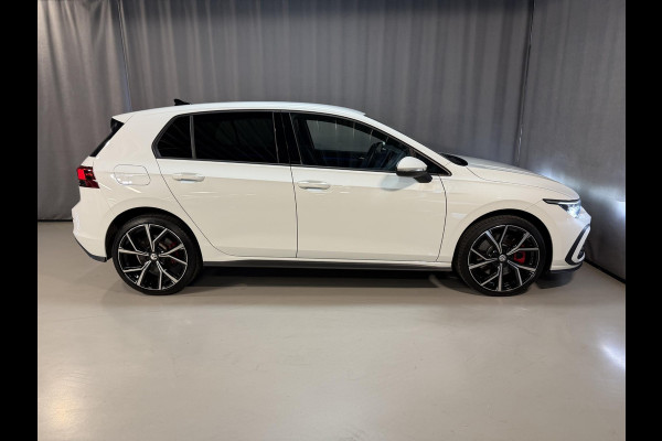 Volkswagen Golf 1.4 eHybrid GTE 19"/Adaptieve cruise/Lane + Travel assist/Front assist/Virtual Cockpit/Apple Carplay & Android auto/PDC v+a