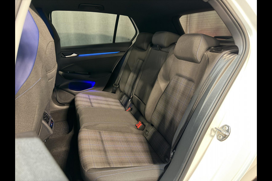 Volkswagen Golf 1.4 eHybrid GTE 19"/Adaptieve cruise/Lane + Travel assist/Front assist/Virtual Cockpit/Apple Carplay & Android auto/PDC v+a