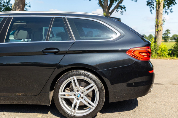 BMW 5 Serie Touring 520i High Executive I Comfort I Hud I Panoramadak I Keurige nette auto