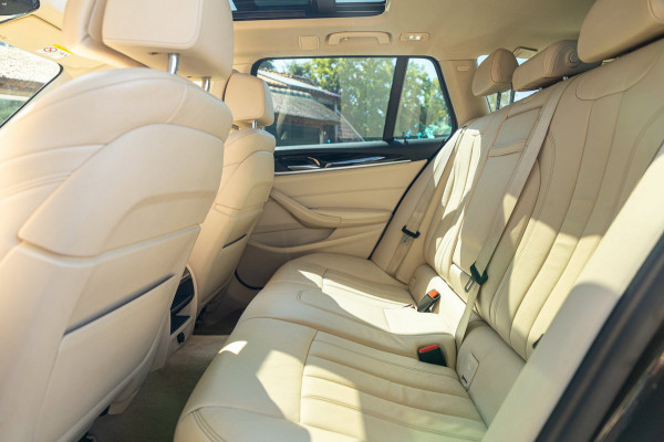 BMW 5 Serie Touring 520i High Executive I Comfort I Hud I Panoramadak I Keurige nette auto