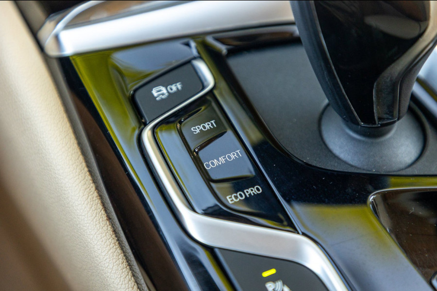 BMW 5 Serie Touring 520i High Executive I Comfort I Hud I Panoramadak I Keurige nette auto