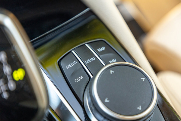 BMW 5 Serie Touring 520i High Executive I Comfort I Hud I Panoramadak I Keurige nette auto