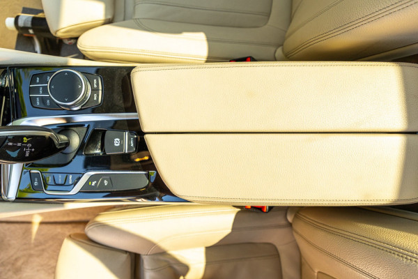 BMW 5 Serie Touring 520i High Executive I Comfort I Hud I Panoramadak I Keurige nette auto