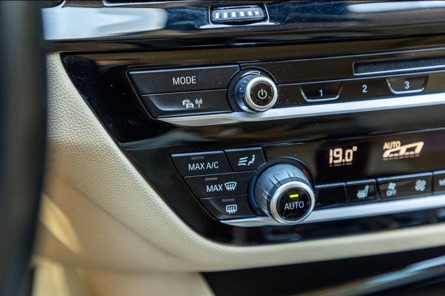 BMW 5 Serie Touring 520i High Executive I Comfort I Hud I Panoramadak I Keurige nette auto
