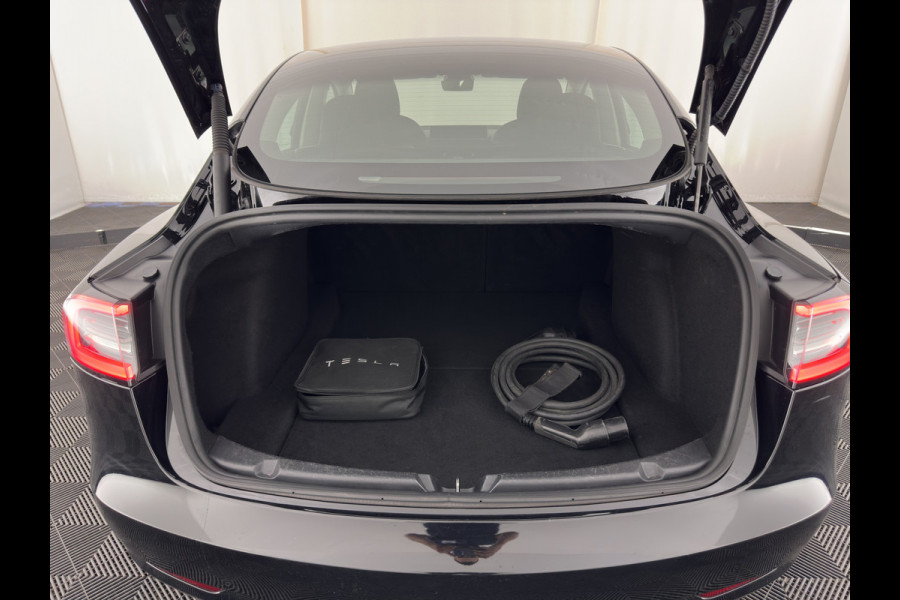 Tesla Model 3 Standard RWD Plus 60 kWh [3-Fase-11kW] {SoH-90%} (INCL-BTW) Aut. *PANO | AUTOPILOT | LEATHER | KEYLESS | FULL-LED | MEMORY-PACK | TOPVIEW | DAB | CARPLAY | DIGI-COCKPIT | LANE-ASSIST | HEATED- COMFORTSEATS | 19"ALU*