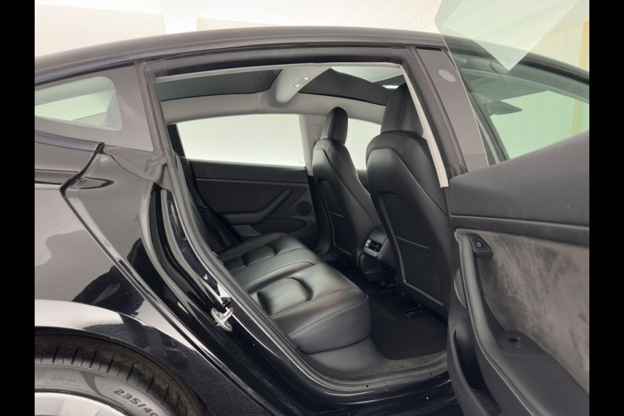 Tesla Model 3 Standard RWD Plus 60 kWh [3-Fase-11kW] {SoH-90%} (INCL-BTW) Aut. *PANO | AUTOPILOT | LEATHER | KEYLESS | FULL-LED | MEMORY-PACK | TOPVIEW | DAB | CARPLAY | DIGI-COCKPIT | LANE-ASSIST | HEATED- COMFORTSEATS | 19"ALU*