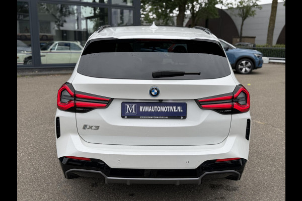 BMW iX3 M SPORT High Executive 80 kWh VAN €49.900 VOOR €45.899 | UW WK-VOORDEEL €4.001 | SOH 98% | 15000 KM UNIEKE KM STAND | FULL OPTIONS  | PANODAK | ADD. CRUISE | HEADUP | 360 CAMERA | STOEL + STUURVERWARMING | HARMAN /KARDON | RIJKLAARPRIJS MET 12 MND BOVAG GARANTIE |
