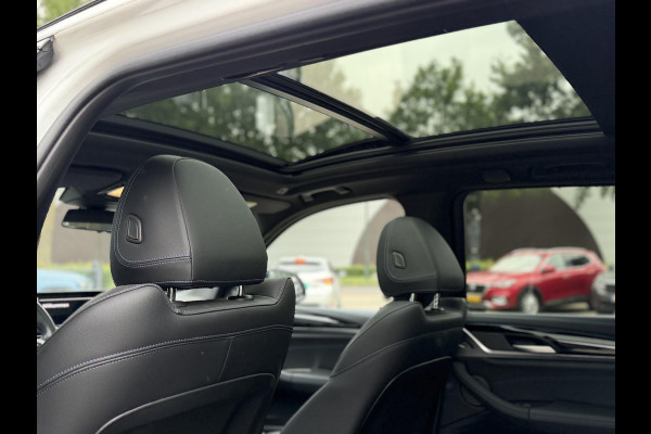 BMW iX3 M SPORT High Executive 80 kWh VAN €49.900 VOOR €45.899 | UW WK-VOORDEEL €4.001 | SOH 98% | 15000 KM UNIEKE KM STAND | FULL OPTIONS  | PANODAK | ADD. CRUISE | HEADUP | 360 CAMERA | STOEL + STUURVERWARMING | HARMAN /KARDON | RIJKLAARPRIJS MET 12 MND BOVAG GARANTIE |