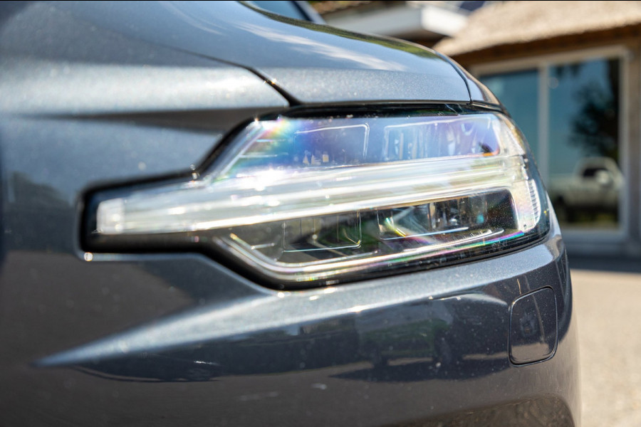 Volvo V60 2.0 T8 Twin Engine AWD I Inscription I Bowers & Wilkens I Panoramadak I Trekhaak I Pilot assist