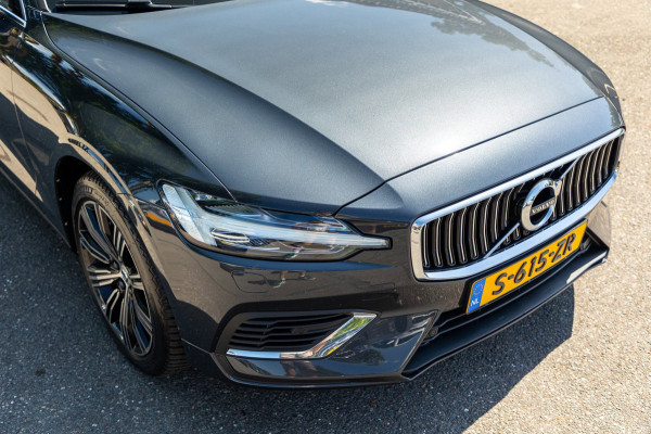 Volvo V60 2.0 T8 Twin Engine AWD I Inscription I Bowers & Wilkens I Panoramadak I Trekhaak I Pilot assist
