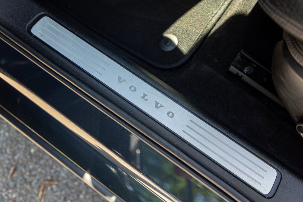 Volvo V60 2.0 T8 Twin Engine AWD I Inscription I Bowers & Wilkens I Panoramadak I Trekhaak I Pilot assist
