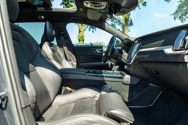 Volvo V60 2.0 T8 Twin Engine AWD I Inscription I Bowers & Wilkens I Panoramadak I Trekhaak I Pilot assist
