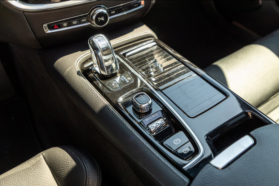 Volvo V60 2.0 T8 Twin Engine AWD I Inscription I Bowers & Wilkens I Panoramadak I Trekhaak I Pilot assist