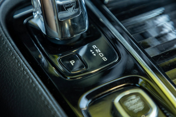 Volvo V60 2.0 T8 Twin Engine AWD I Inscription I Bowers & Wilkens I Panoramadak I Trekhaak I Pilot assist